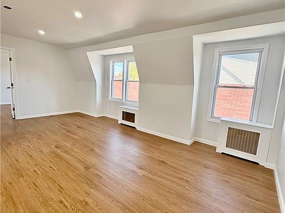 3rd image of 118 Winham Ave