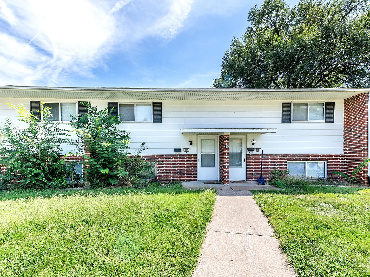 2 bed, 1.5 bath, 1000 sqft, $1,250 — Photo 3