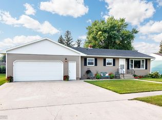 357 3rd St E, Halstad, MN 56548