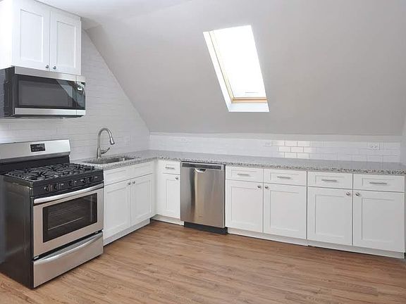 4th image of 3574 W McLean Ave APT 3