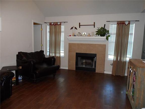 4th image of 308 Mitchell Dr
