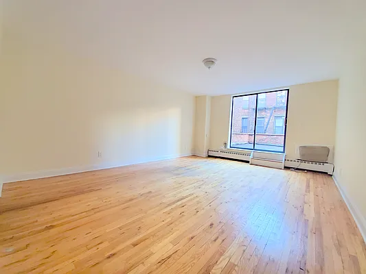 Rented by Julien Aractingi, LREB | media 4