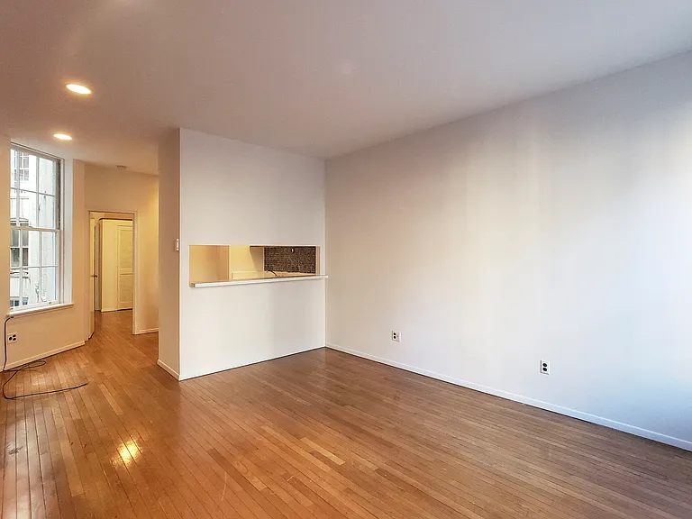 324 E 81st St #3FE — Photo 3