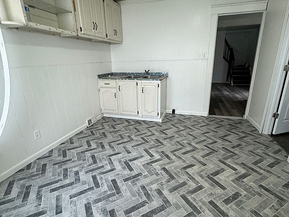 2nd image of 508 Cedar Ave #3