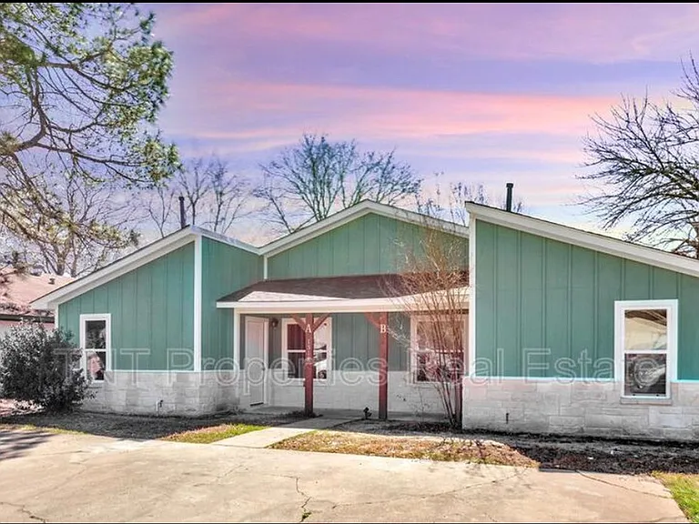 1518 Pine Ridge Dr #A — Photo 1