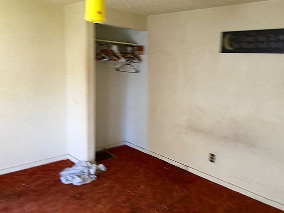 3rd image of 50 Little St