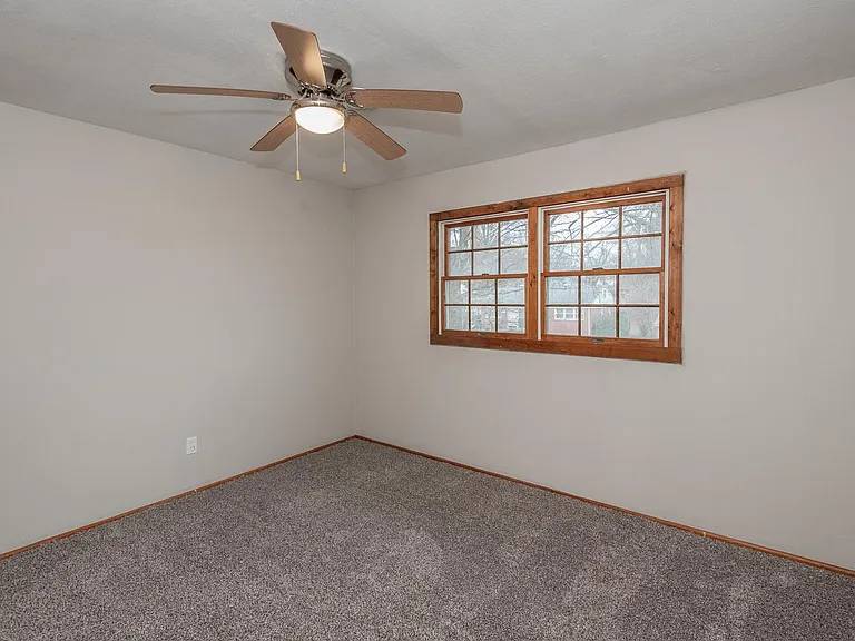 980 Saint Brendan Ln — Photo 30