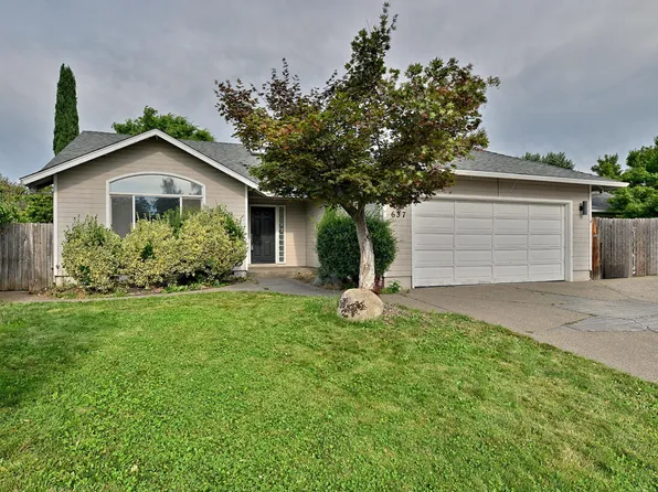 637 Benjamin Way, Phoenix, OR 97535