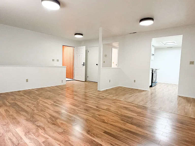 3510 NE Sunset Blvd #B — Photo 12
