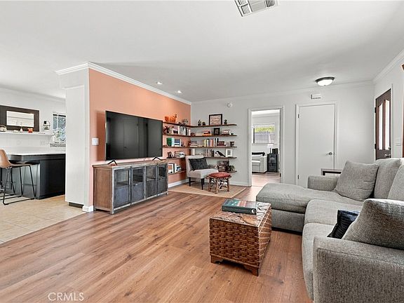 5th image of 411 Palomino Ln