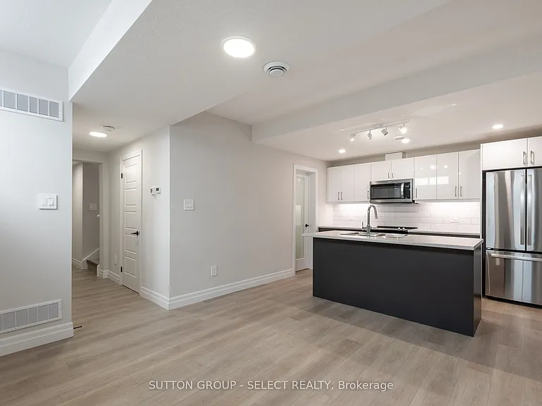 6437 Heathwoods Ave — Photo 16
