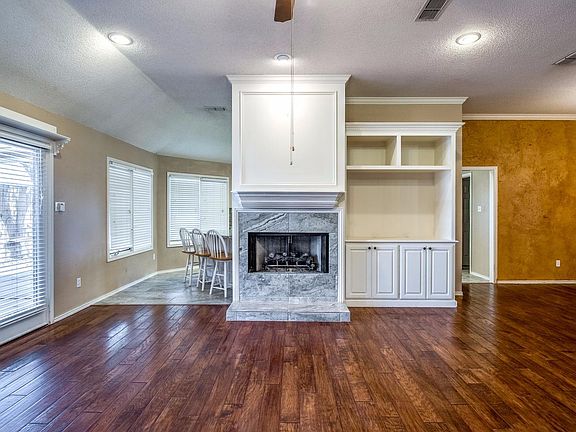 5th image of 9301 Urbana Ave