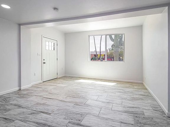 5th image of 1017 E West Circle Dr #280