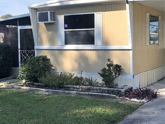 2nd image of 1003 Fountainview S