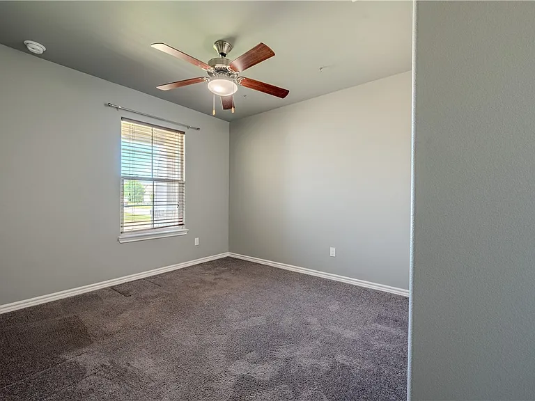7433 Kolda Dr — Photo 23