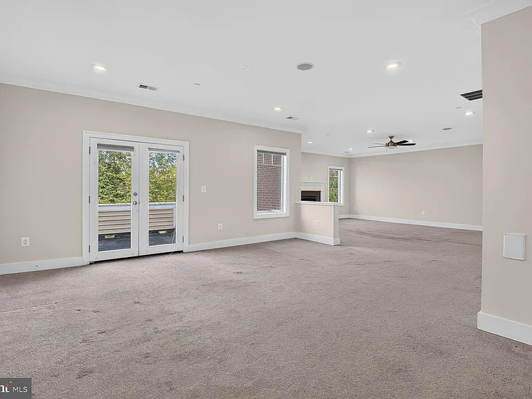 13828 Travilah Rd — Photo 32