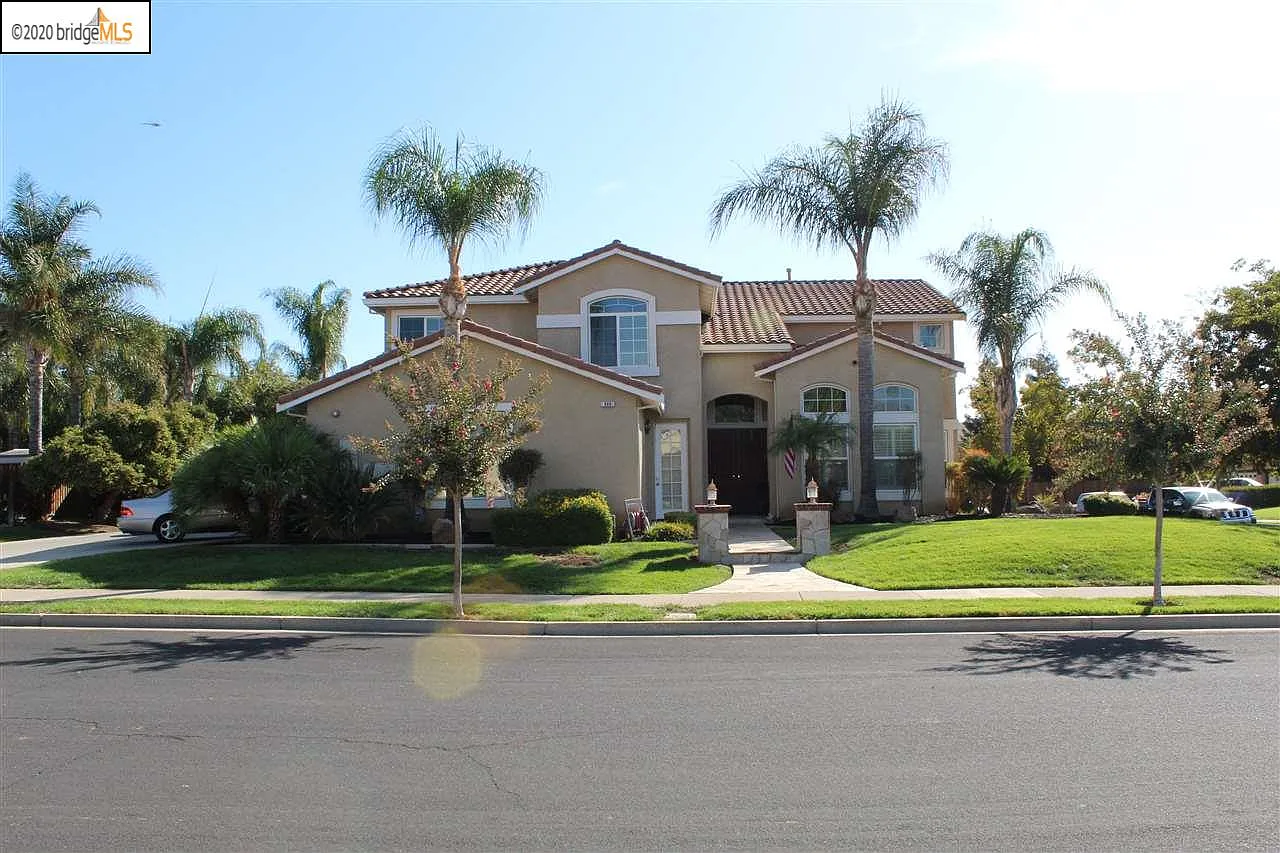 860 Chiavari Ct photo 1