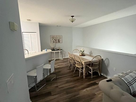 2nd image of 128 SW Peacock Blvd #206-15-206