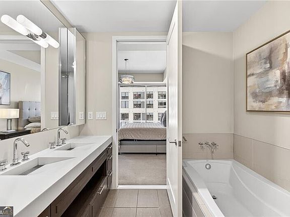 5th image of 1820 Peachtree St NW Unit 1408