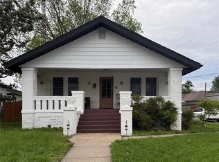 305 W Ray Ave, Christopher, IL 62822