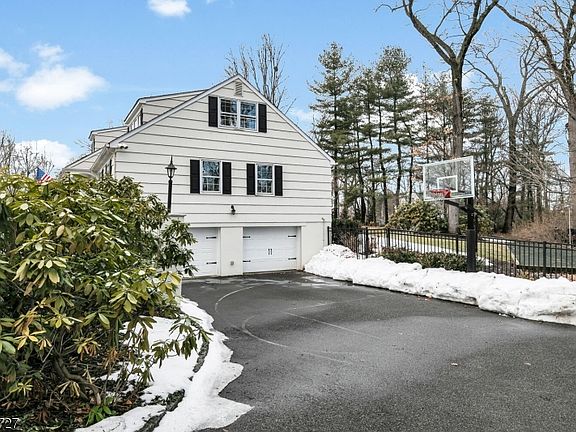 3rd image of 59 Manor Dr