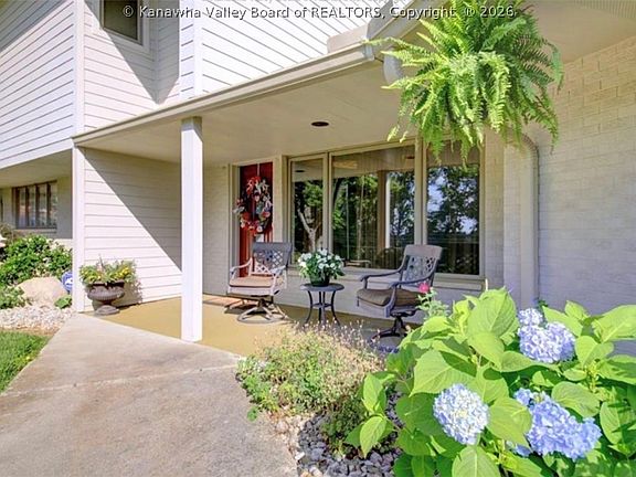 2nd image of 862 Alta Rd