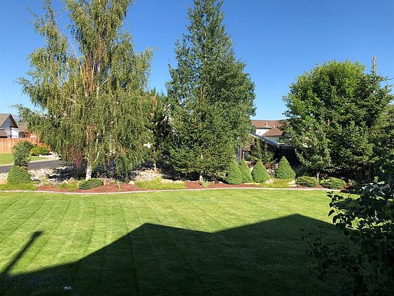 4th image of 903 Ernie Ct