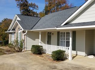 8 Redwood Dr, Phenix City, AL 36869