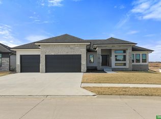 5408 N 213th St, Elkhorn, NE 68022