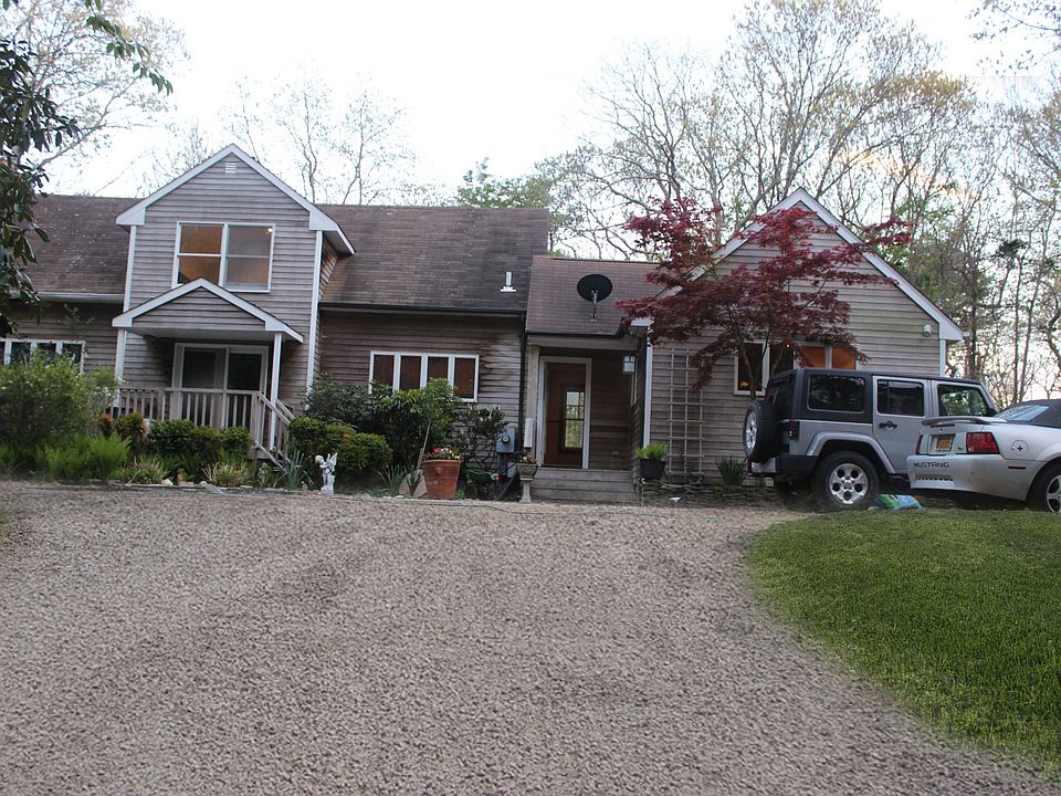 1st image of 60 Thomas Ave