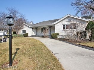 6903 N Concord Ln, Niles, IL 60714