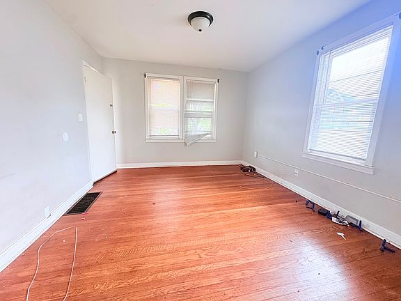 4th image of 107 Dix St #11