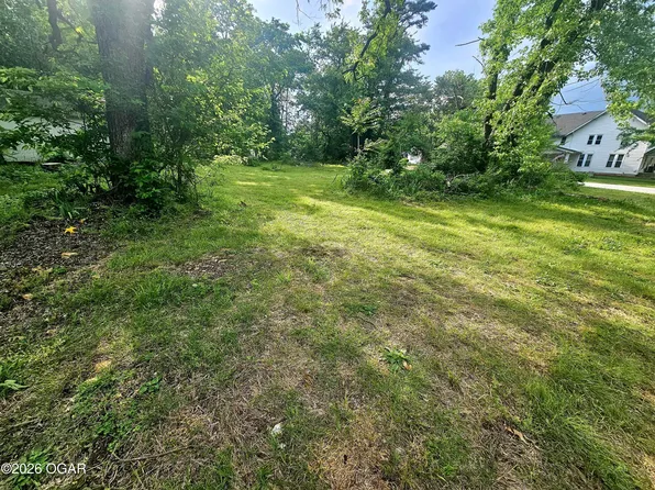 809 West Ave, Baxter Springs, KS 66713