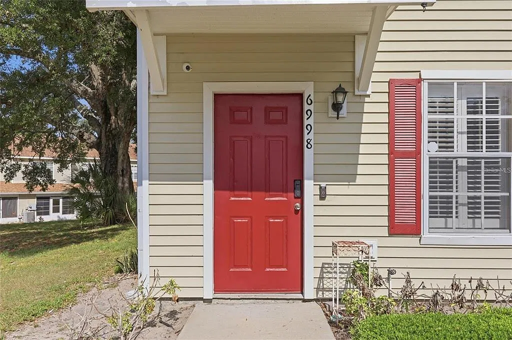 2 bed, 2.5 bath, 1053 sqft, $1,600 — Photo 3