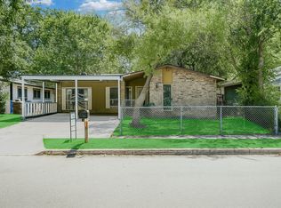 838 Green Park St, San Antonio, TX 78227
