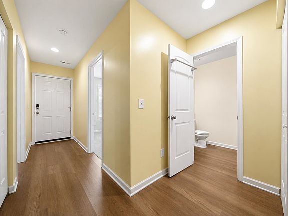 3rd image of 239 Nobility Dr