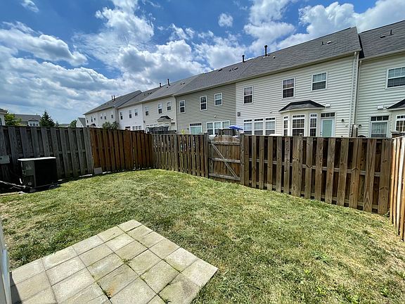 4th image of 104 Bowling Green Cir
