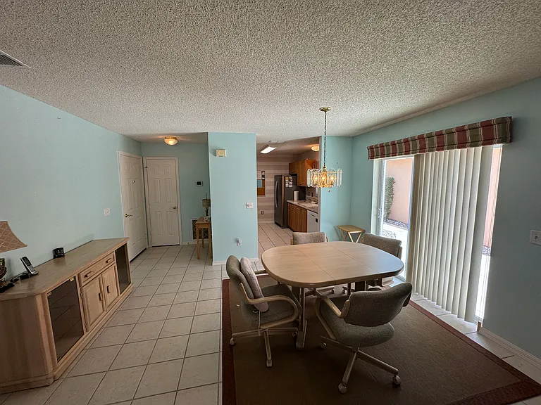616 Enconto St — Photo 5