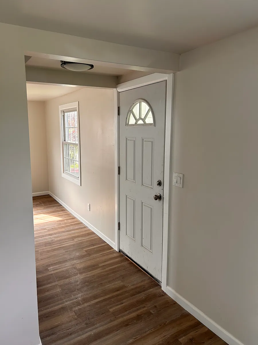 Building Photo - 546 Independence Dr