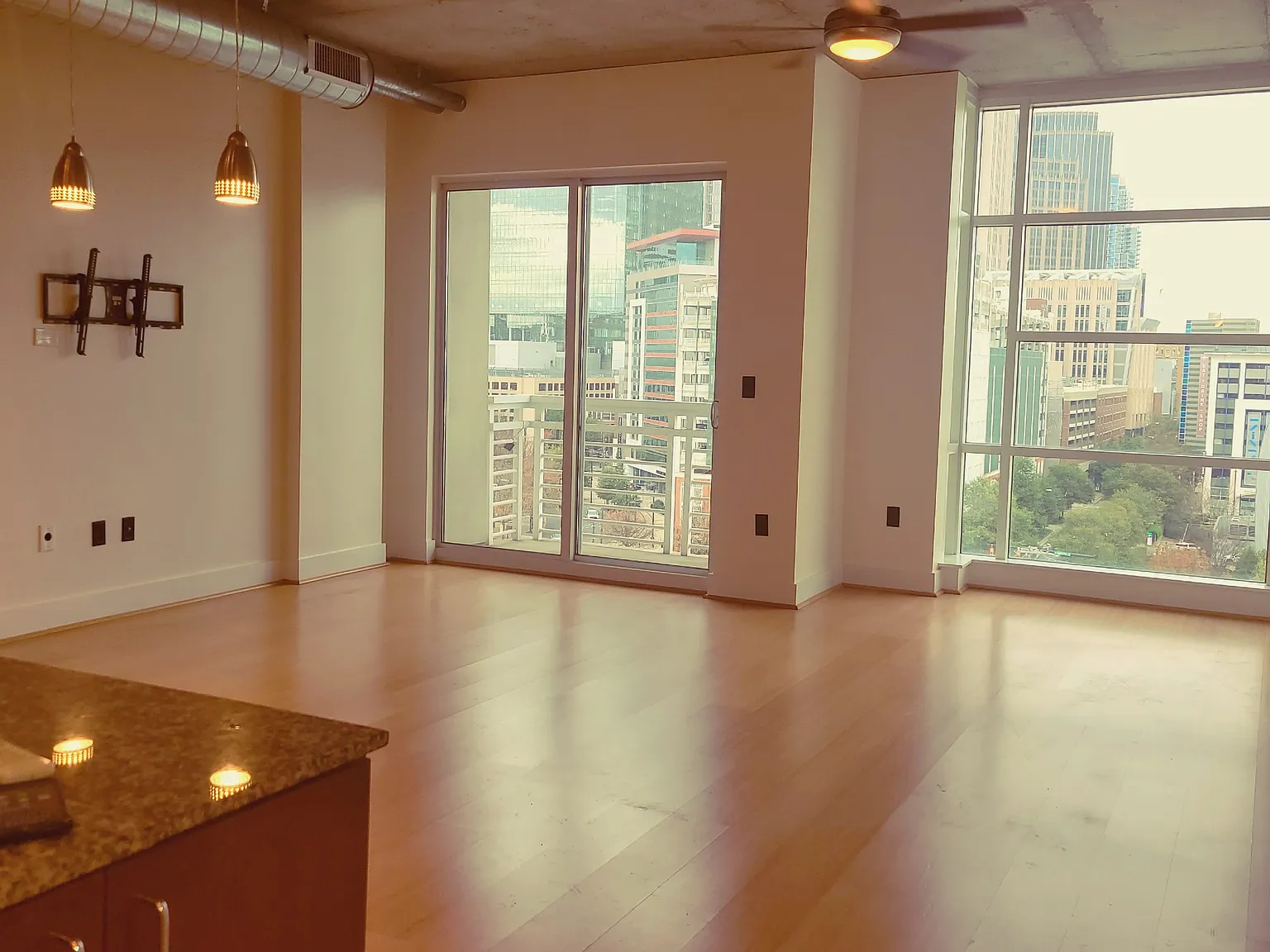 1 bed, 814 sqft, $1,700 — Photo 2