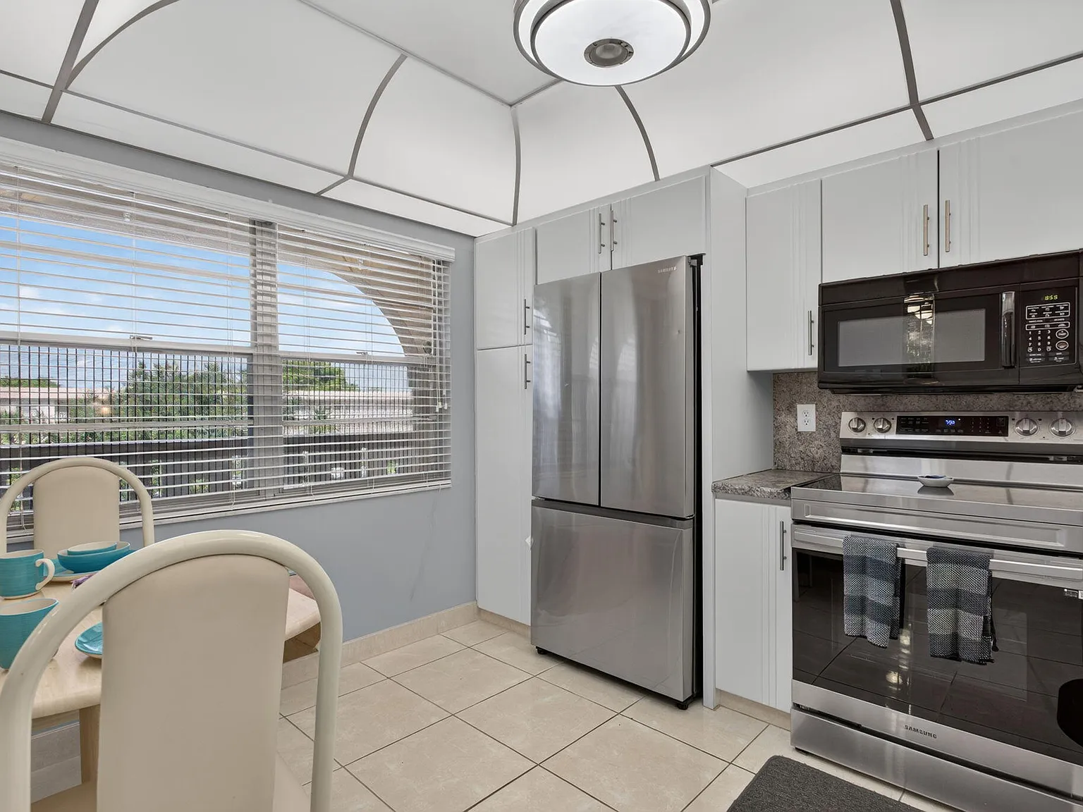 2 bed, 2.0 bath, 1156 sqft, $2,000 — Photo 1