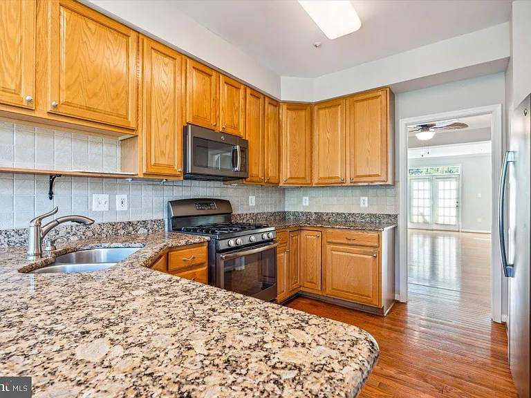 2442 Rippling Brook Rd — Photo 11
