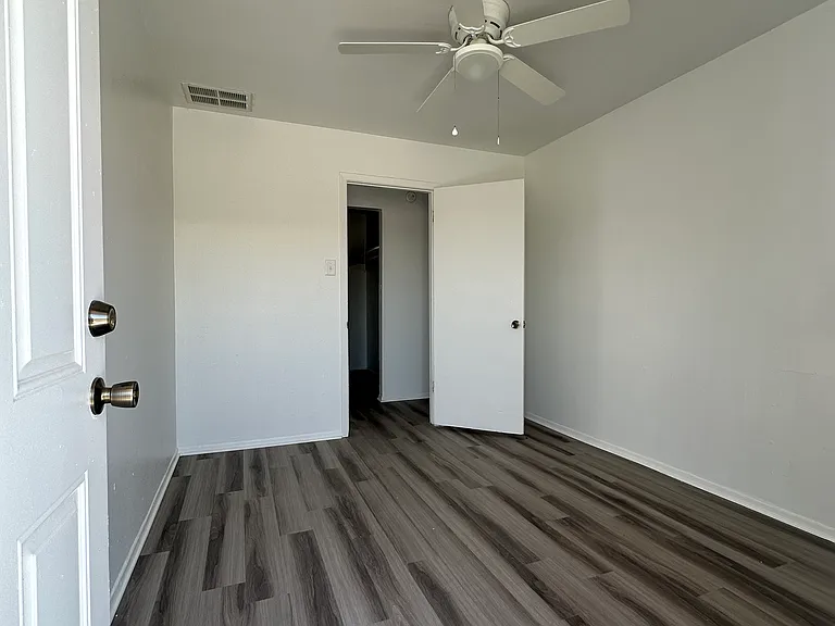 3420 Hayes Ave #5 — Photo 8
