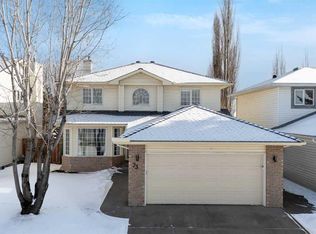 73 NW Riverview Close SE, Calgary, AB T2C 4C5