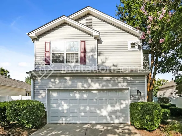 8611 Meadowmont View Dr, Charlotte, NC 28269