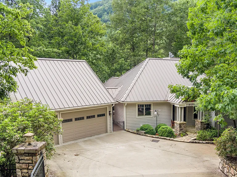 2095 Buffalo Creek Rd — Photo 41