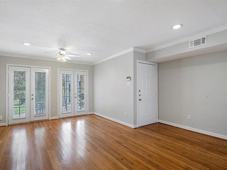 4608 Woodhead St — Photo 2