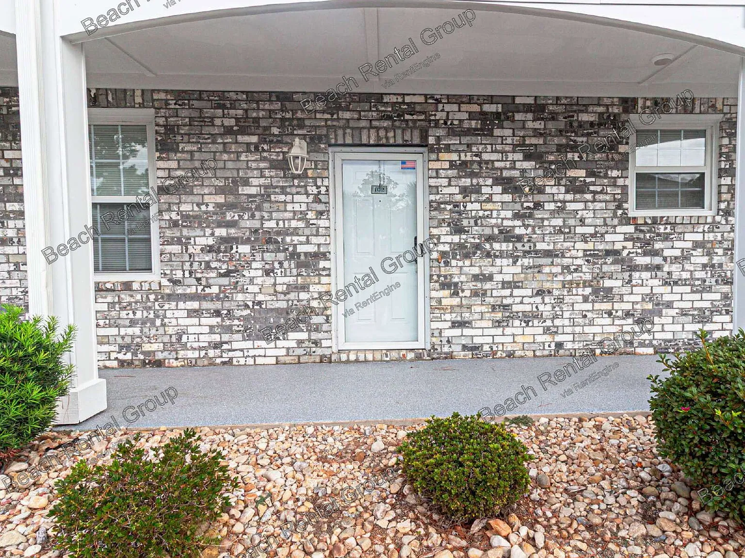 1 bed, 1.5 bath, 800 sqft, $1,250 — Photo 2