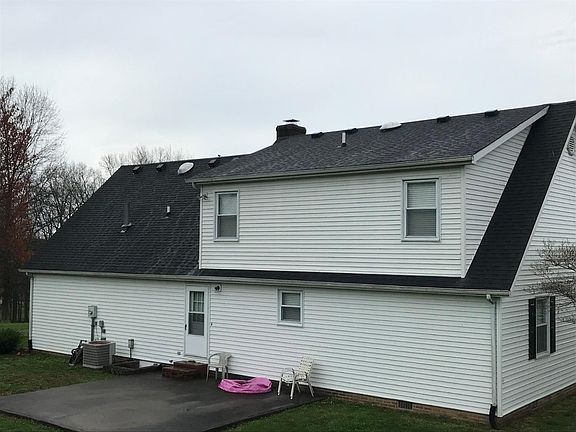 3rd image of 81 Shady Brook Dr