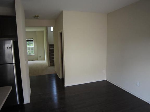 5th image of 411 Parker Dr Unit B